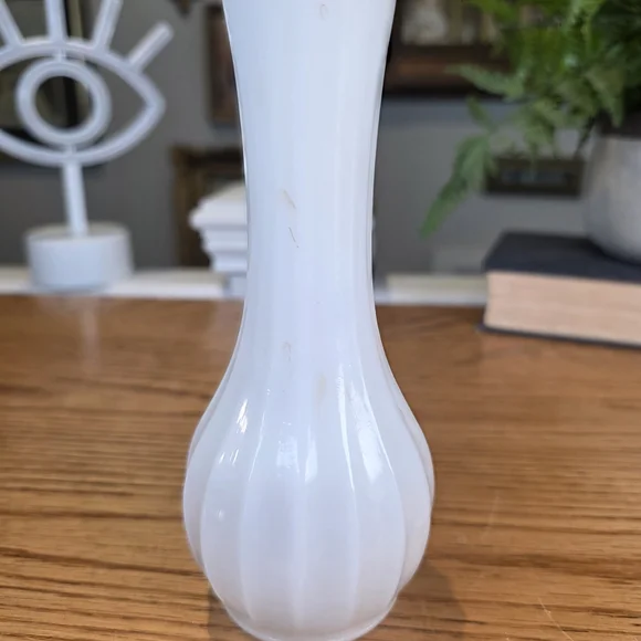 Vintage White Milk Glass Bud Vase - Ribbed Paneled Design - 6" MCM Home Decor - Picture 6 of 9